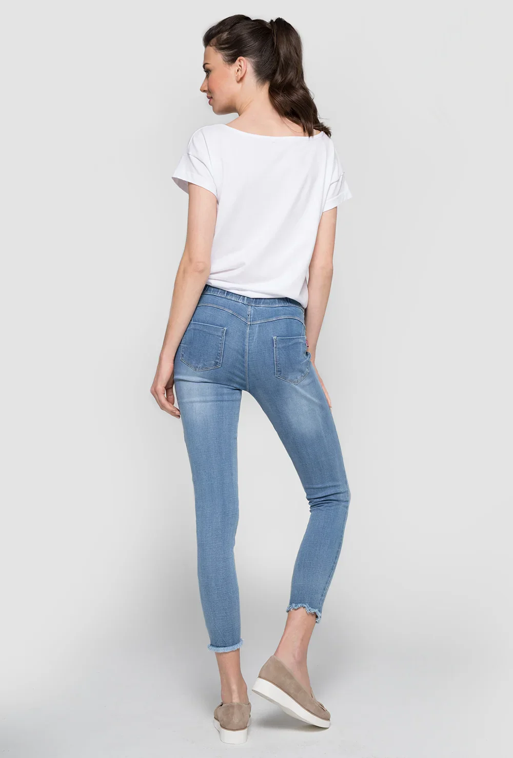 Jegginsy Claudia - Image 2