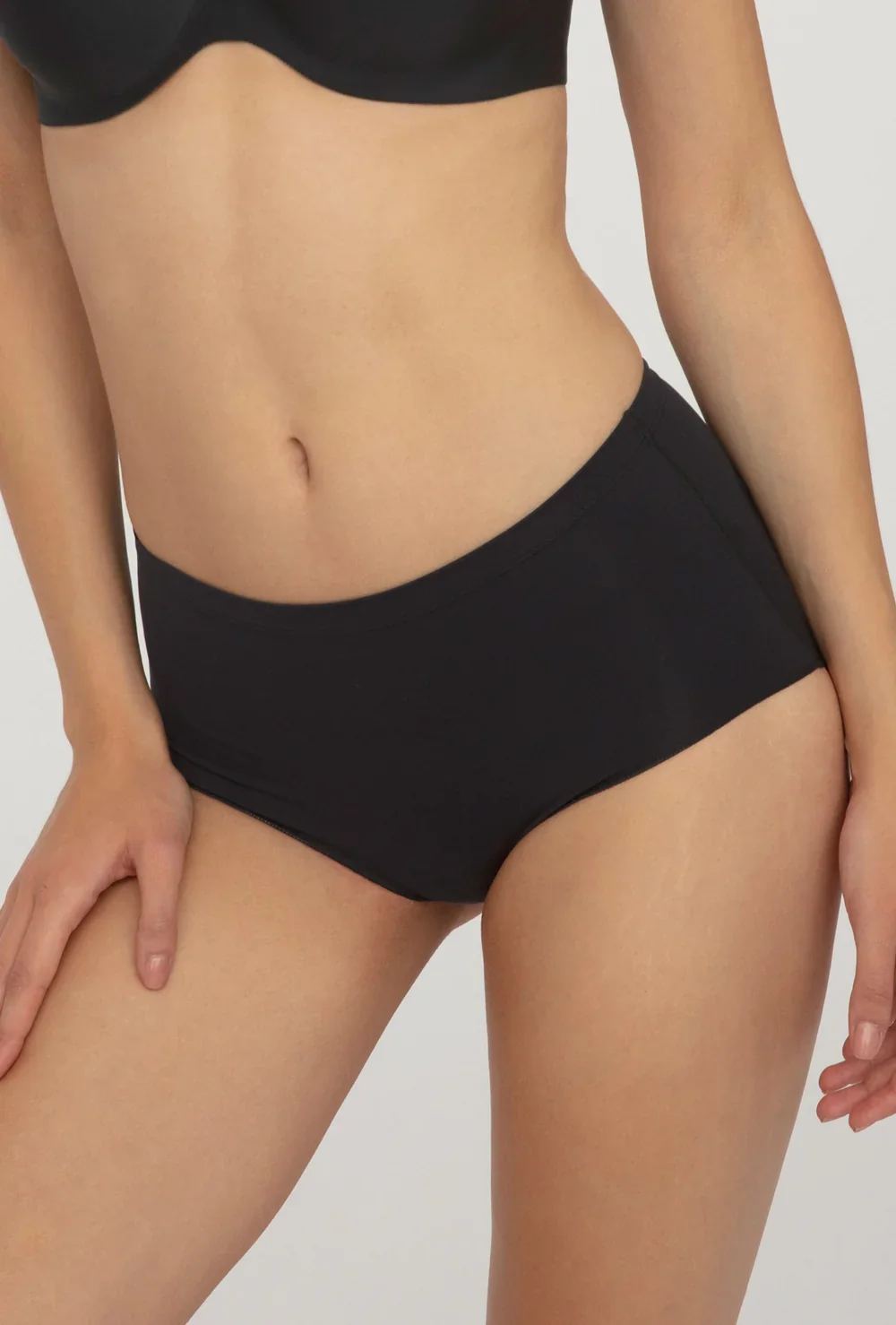 Majtki modelujące Shape line bikini classic